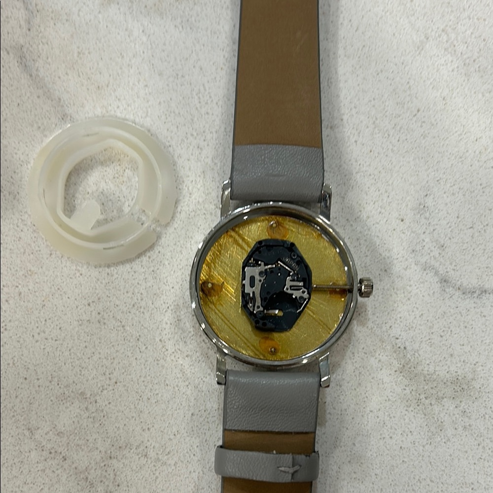 🎄 Gray Chevron Pattern Watch - Picture 9 of 9